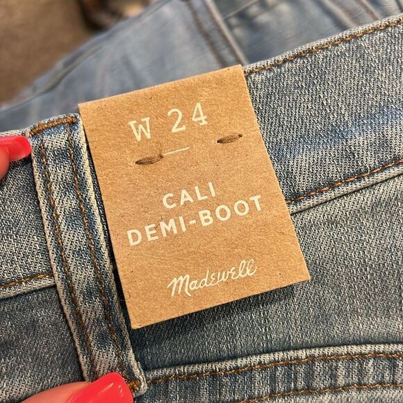 Madewell • Demi Cali Boot - Picture 4 of 5